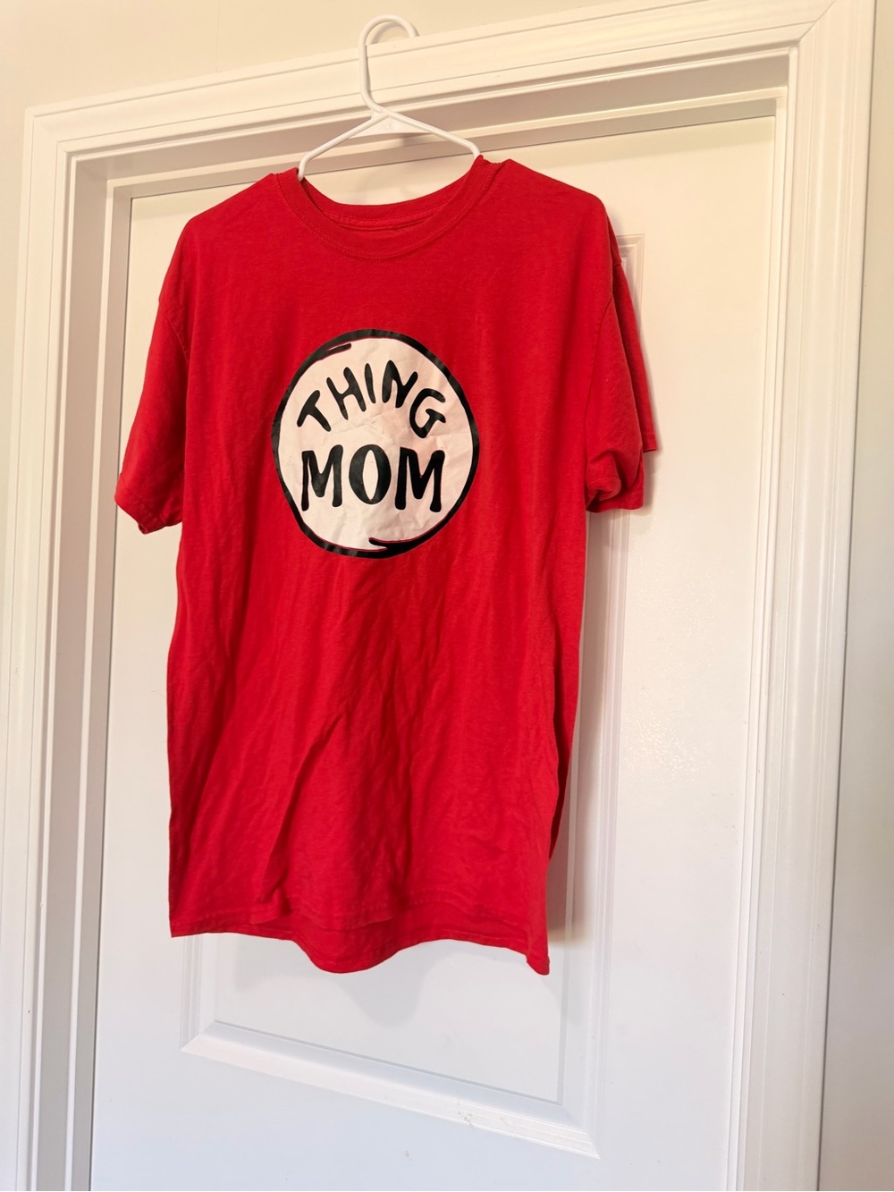Gildan Red 'Thing Mom' Graphic Adult Short Sleeve Tee